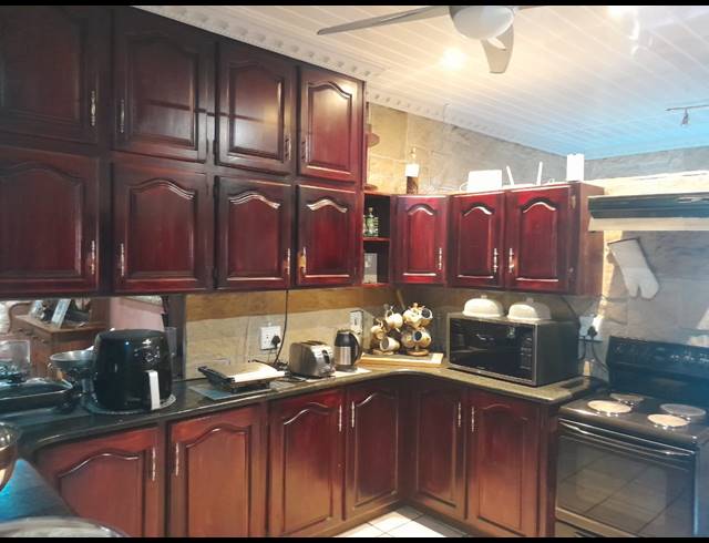 4 BEDROOM HOUSE FOR SALE IN BO-DORP